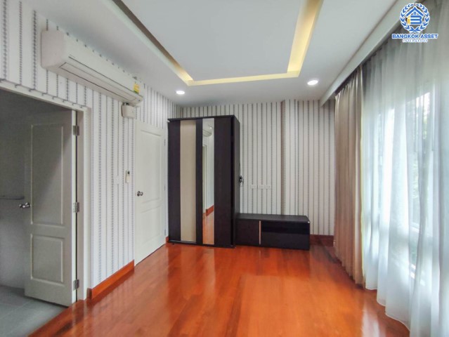 *****บ้านเดี่ยวมือสองนนทบุรี หลังมุม! ม.ไลฟ์บางกอกบูเลอวาร์ด ราชพฤกษ์-รัตนาธิเบศร์ บ้านสวยสไตล์โมเดิร์น แบรนด์ SC ASSET* ตกแต่งบิ้วท์อินพร้อมอยู่ เนื้อที่ 70.90 ตร.ว. ฟังก์ชัน 3 ห้องนอน 4 ห้องน้ำ แถมแอร์ 5 เครื่อง! บนทำเลเมือง สิ่งอำนวยความสะดวกครบครัน ใกล้สถานีรถไฟฟ้าสายสีม่วง "บางรักน้อยท่าอิฐ"...